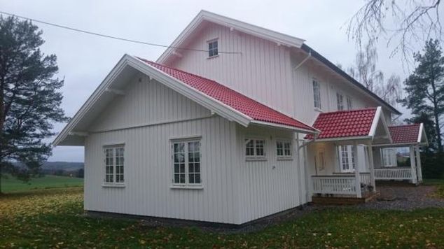 Påbygg hvitt hus